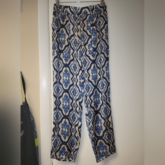 Zara Satin Silky Abstract Print Joggers And Tied Top Set In Cream & Blue Size S - Picture 15 of 16